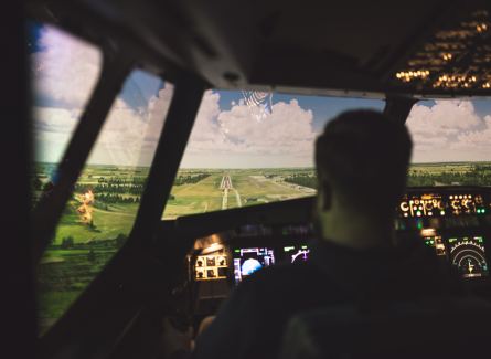 Symulator samolotu pasażerskiego A320 FNPT II/MCC