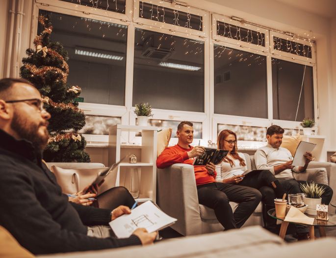 Jak zorganizować skuteczną imprezę integracyjną dla pracowników z wykorzystaniem symulatorów?